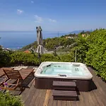Villa Makar *